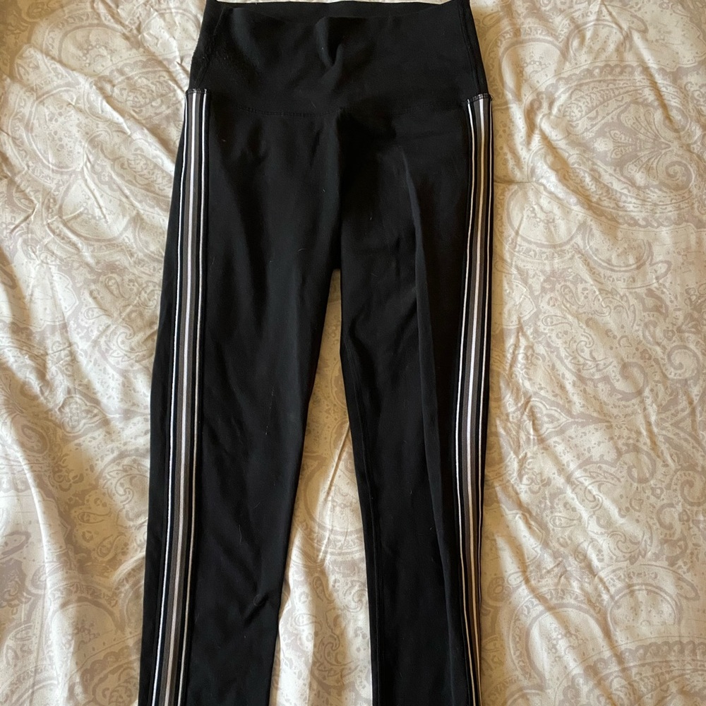 Aritzia TNA striped leggings